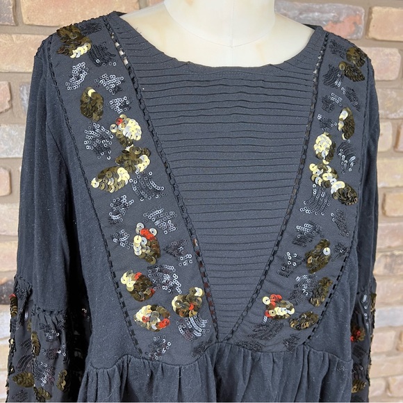 ANTHROPOLOGIE black and gold Neale sequined peplum top - Picture 4 of 13